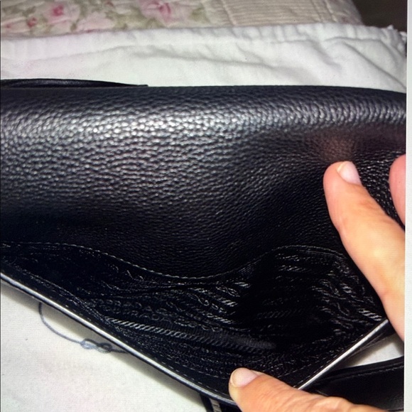 Prada Vitello Daino soft Black Crossbody Bag with Logo Strap - Picture 7 of 9